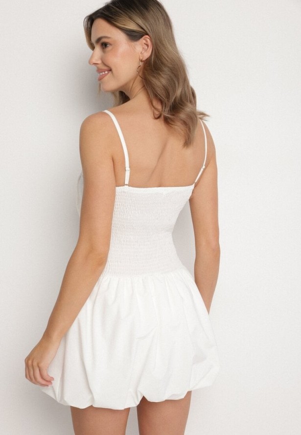 Biała Sukienka Bombka na Cienkich Ramiączkach z Kokardą i Cyrkoniami Paliandria