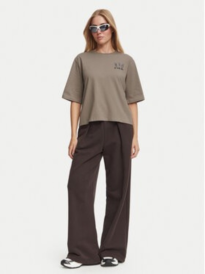 The North Face T-Shirt NF0A8JAP Beżowy ciemny Boxy Fit
