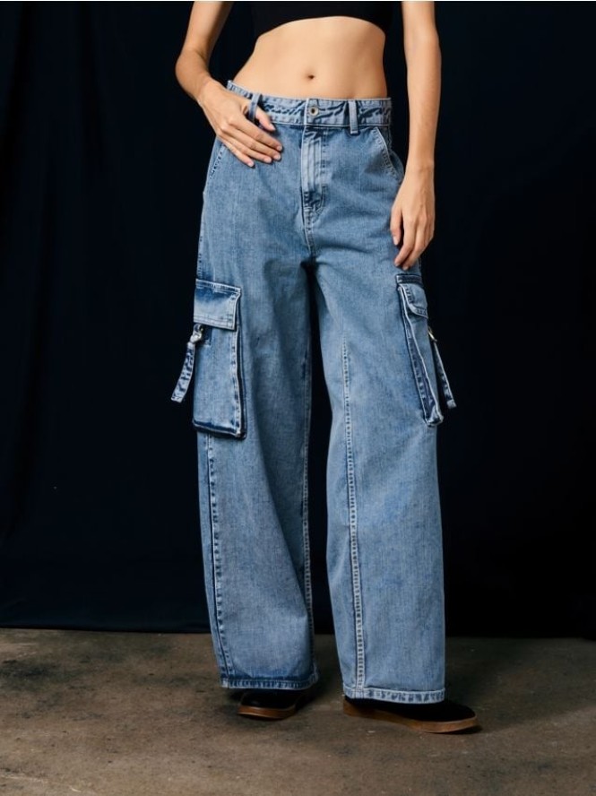 Jeansy wide leg cargo - niebieski