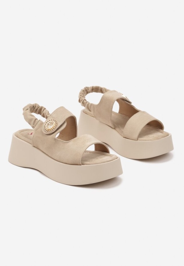 Ciemnobeżowe Sandały na Grubej Podeszwie z Marszczonym Paskiem i Aplikacją Danoria