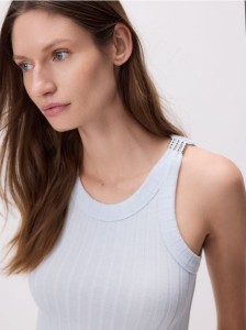 Top z ozdobnym detalem - jasnoniebieski