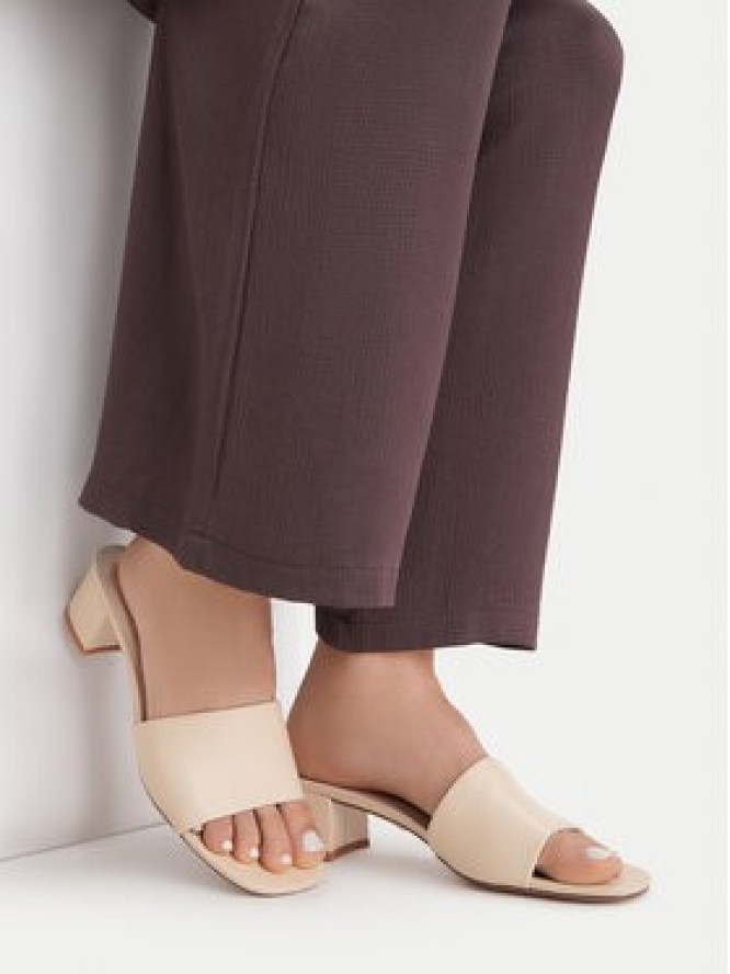 GINO ROSSI Klapki C-V2399L-1-1 Beżowy