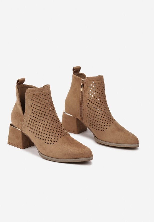 Ciemnobeżowe Botki Vices na Słupku z Metaliczną Wstawką i Ażurowym Zdobieniem Vleferdia