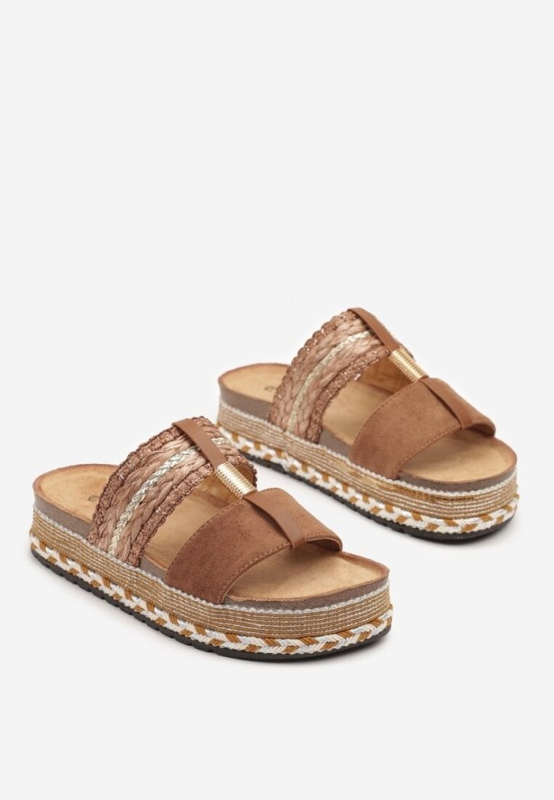 Brązowe Klapki Ozdobione Plecionką na Grubej Podeszwie Elbia