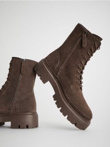 Zamszowe botki ze sznurowaniem - ciemnobrązowy