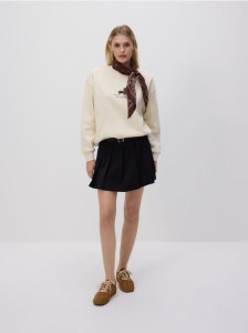 Plisowane spódnico-szorty z paskiem - czarny