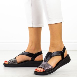 Czarne płaskie sandały damskie M.Daszyński 24142-11