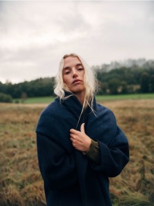 Płaszcz z wełną Bellandi - granatowy