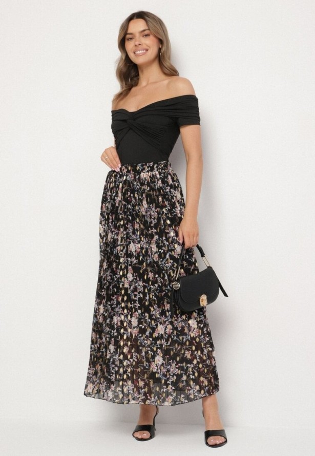 Czarna Rozkloszowana Spódnica Plisowana z Metalicznym Nadrukiem w Kwiatowy Wzór Folireia