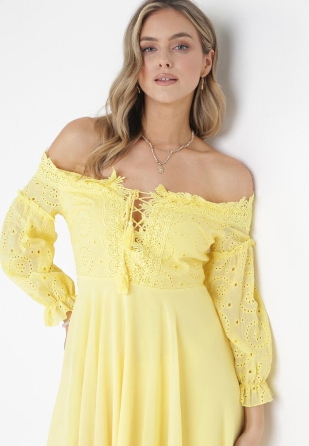 Żółta Sukienka Mini ze Sznurowaniem Ozdobiona Koronką Olymetina