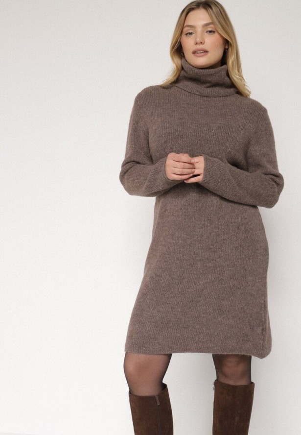 Jasnobrązowa Sukienka Sweterkowa z Golfem z Wiskozą i Wełną Fedamira