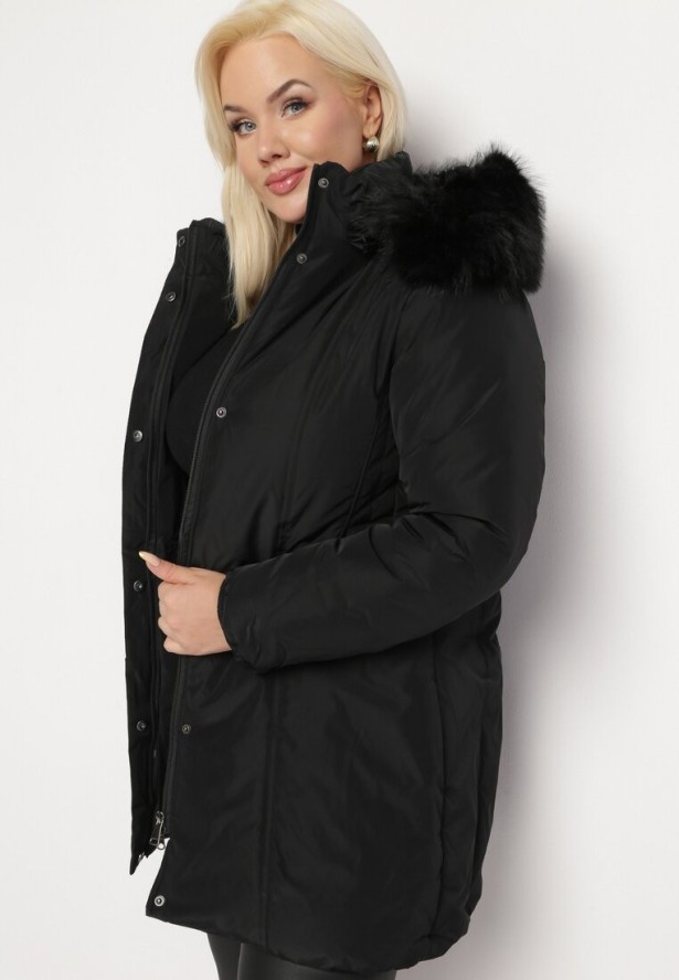 Czarna Pikowana Kurtka przed Kolano z Odpinanym Kapturem i Futerkiem Nargira