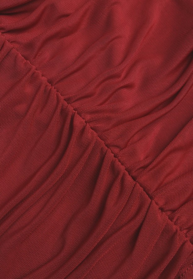 Bordowa Siateczkowa Bluzka VICES z Odkrytymi Ramionami Ozdobiona Marszczeniem Tuvita