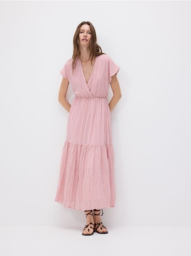 Sukienka z marszczonej tkaniny - różowy