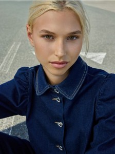 Jeansowa koszula z ozdobnymi guzikami - granatowy