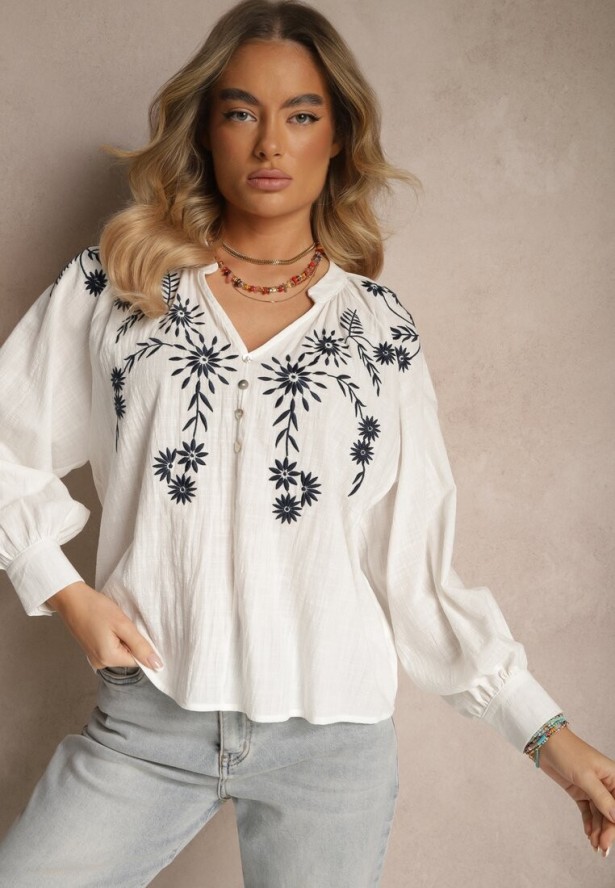 Biała Wiskozowa Bluzka Ozdobiona Haftem Felsekia