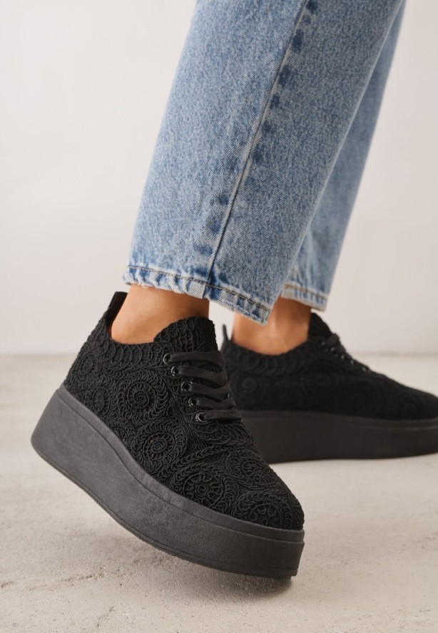 Czarne Sneakersy z Plecionki na Grubej Podeszwie w Stylu Boho Dacara