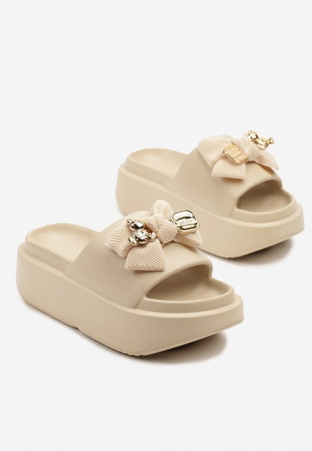 Beżowe Klapki z Pianki z Kokardką i Metaliczną Aplikacją Welanira