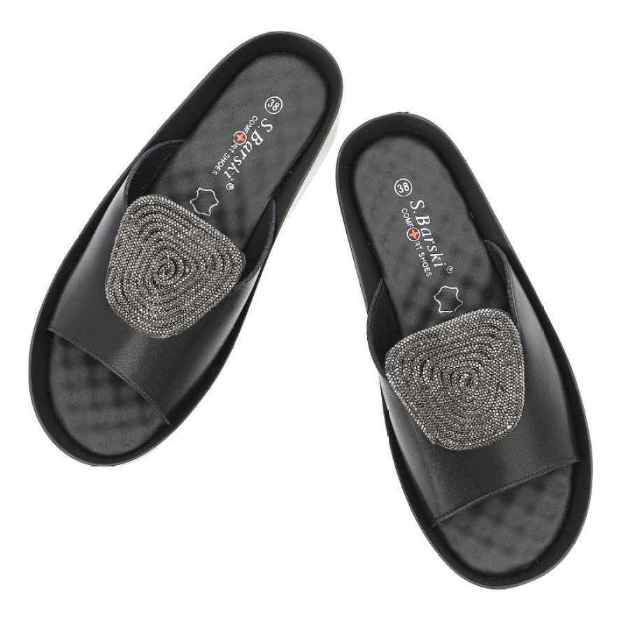 Klapki damskie S. Barski, na platformie skórzane z ozdobą, czarne, KV51-028