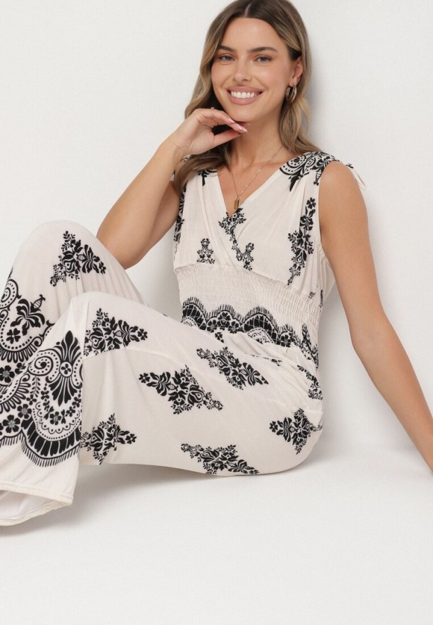 Jasnobeżowy Kombinezon w Orientalny Wzór z Dekoltem w Serek Izena