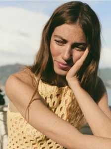 Ażurowa sukienka - jasnożółty