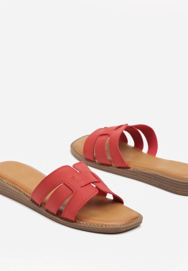 Czerwone Płaskie Klapki z Ozdobnymi Paskami Tandeoris
