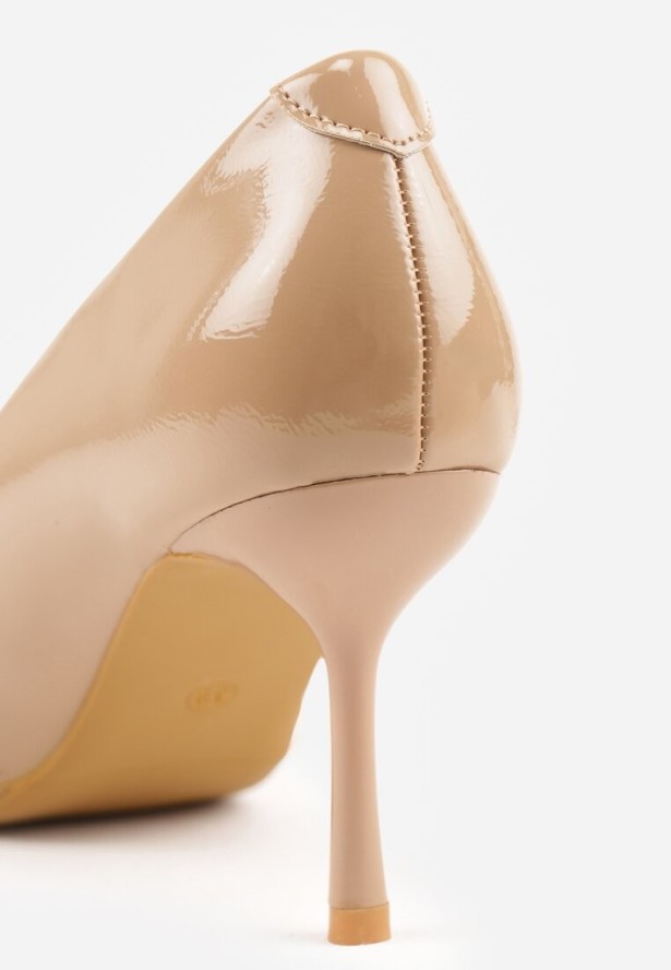 Ciemnobeżowe Lakierowane Szpilki Vices z Klamrami i Paskami Tamirella