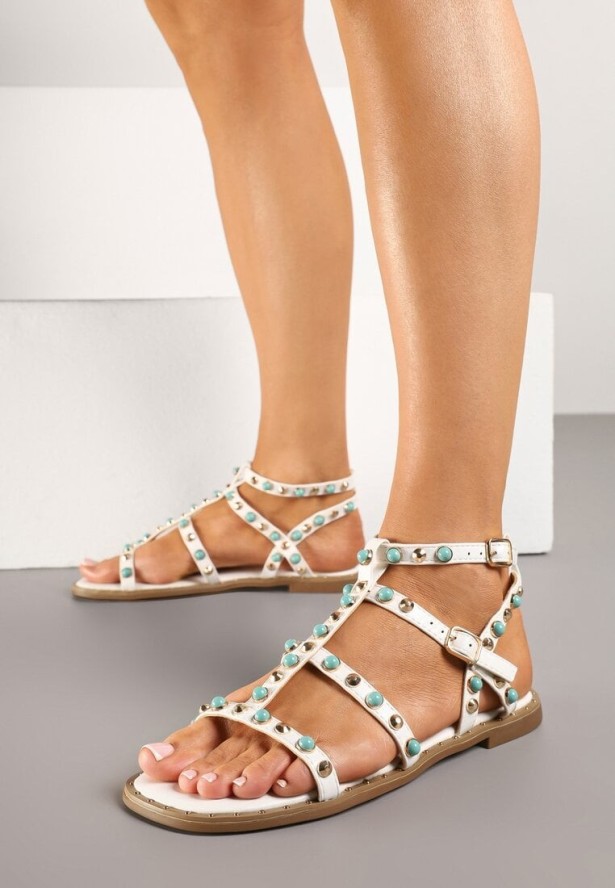 Białe Sandały Typu Rzymianki z Koralikami Parmoi