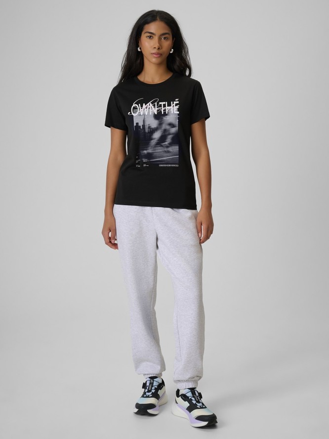 4F T-shirt regular z nadrukiem damski - czarny XL