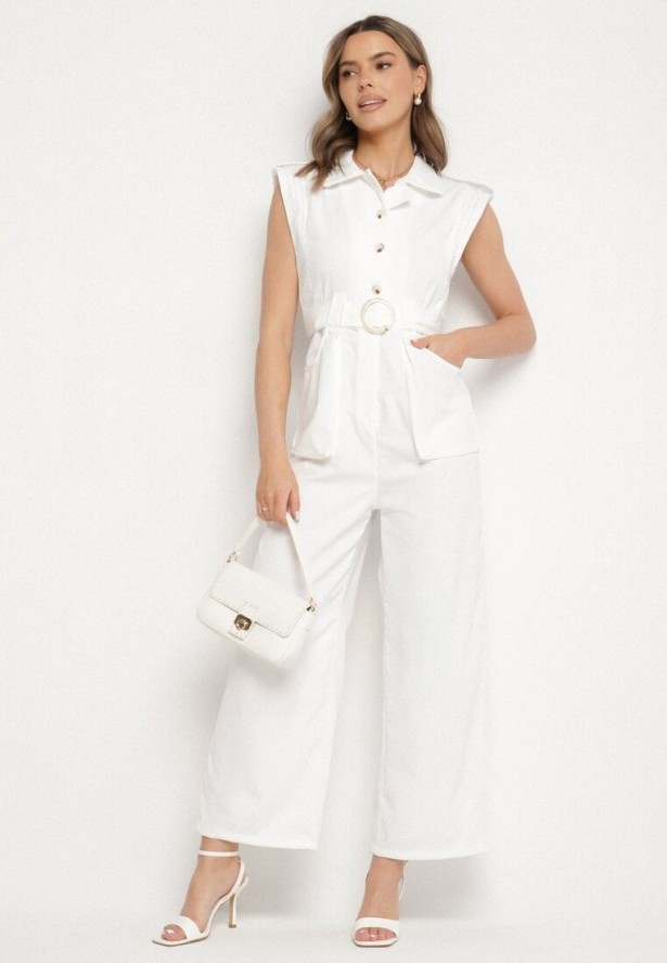 Biały Taliowany Kombinezon z Guzikami i Cyrkoniami Lumalise