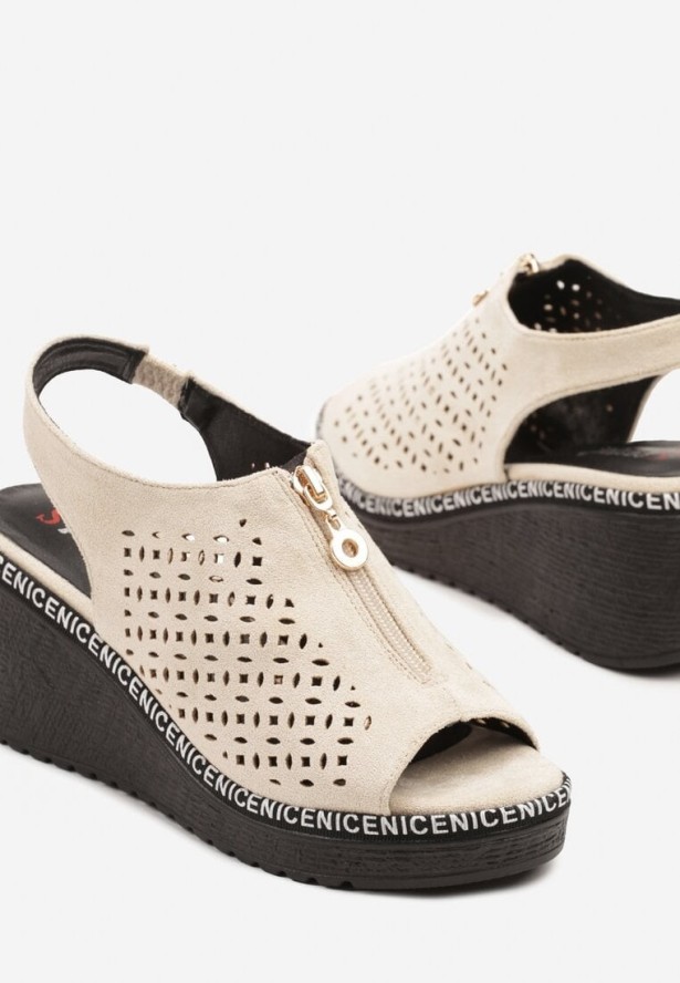 Beżowe Ażurowe Sandały na Koturnie z Suwakiem Adivine