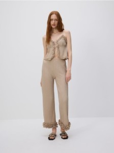 Dzianinowy top na ramiączkach - beżowy