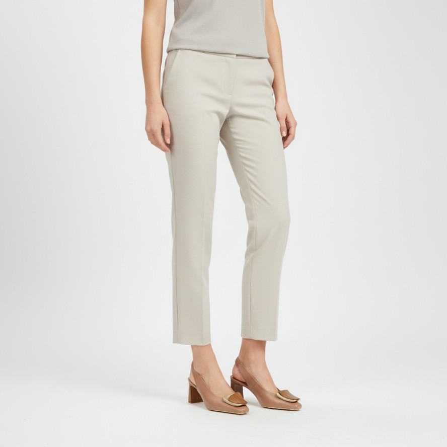 Sandały damskie Hispanitas, cholewka ze skóry naturalnej gładkie wykończenie elegancka klamra na przodzie stabilny obcas zapewniający komfort noszeni