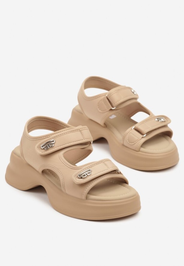 Beżowe Sandały na Platformie w Sportowym Stylu Ciarivianne