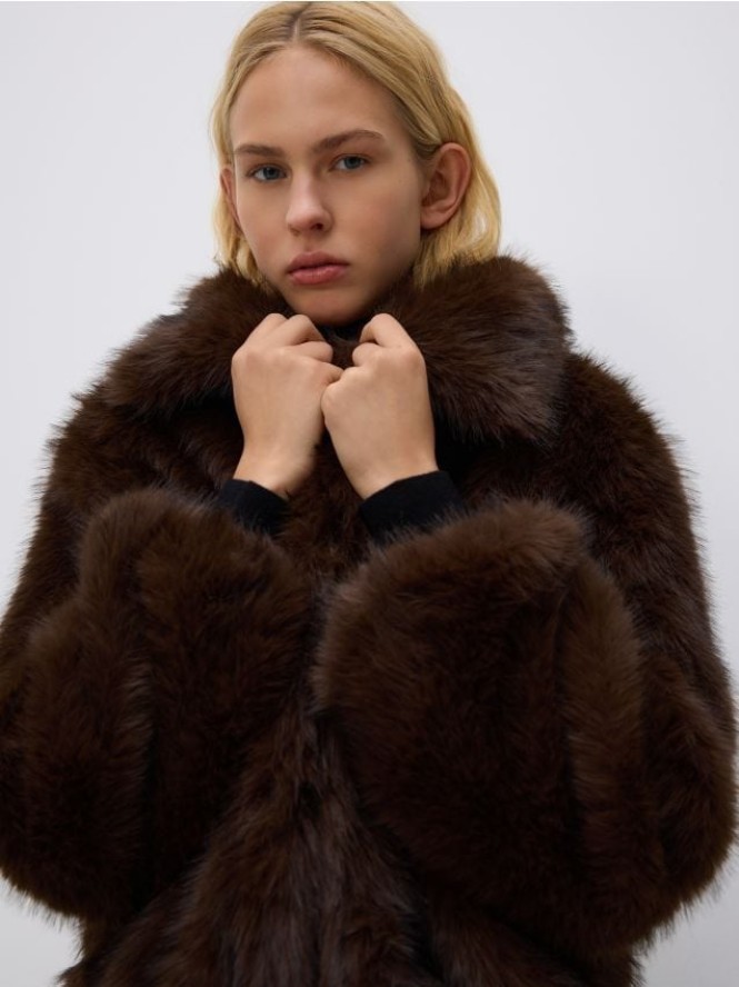 Sztuczne futerko z kołnierzem - ciemnobrązowy