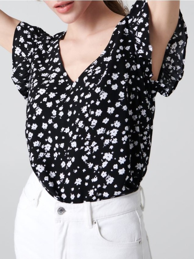 Wiskozowa bluzka ze wzorem - czarny