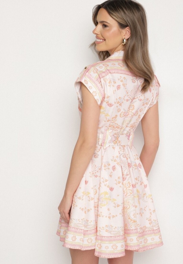 Różowa Wiskozowa Sukienka o Koszulowym Kroju z Paskiem z Klamrą Nitariela