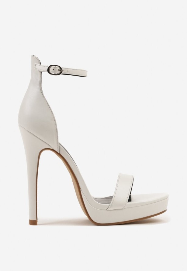 Białe Sandały na Szpilce i Platformie Ozdobione Paskiem przy Kostce Napira