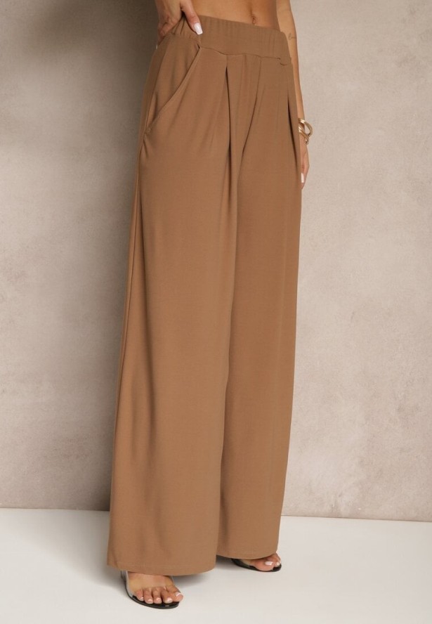 Brązowy Komplet Bluzka z Poduszkami w Ramionach i Proste Spodnie z Gumką w Pasie Divanes