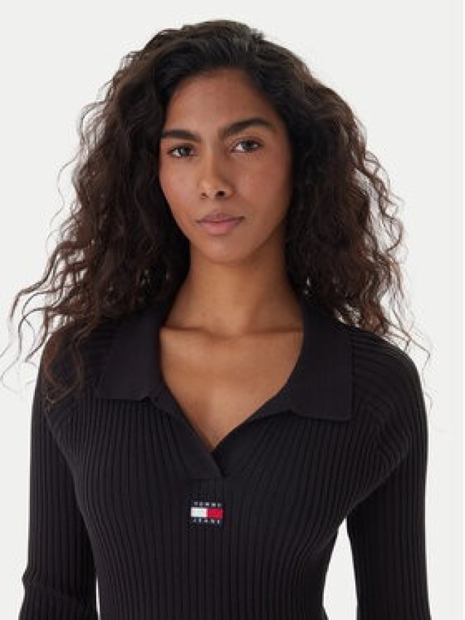 Tommy Jeans Sukienka dzianinowa Badge DW0DW22183 Czarny Slim Fit