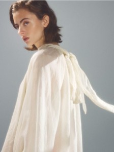 Bluzka z lyocellem - złamana biel