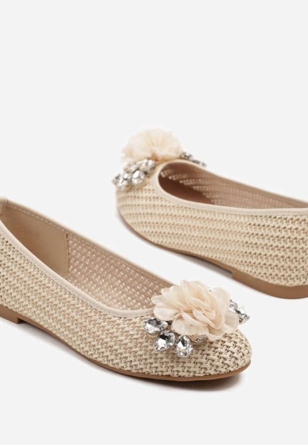 Beżowe Szydełkowe Balerinki z Kwiatową Aplikacją z Cyrkoniami Maitria