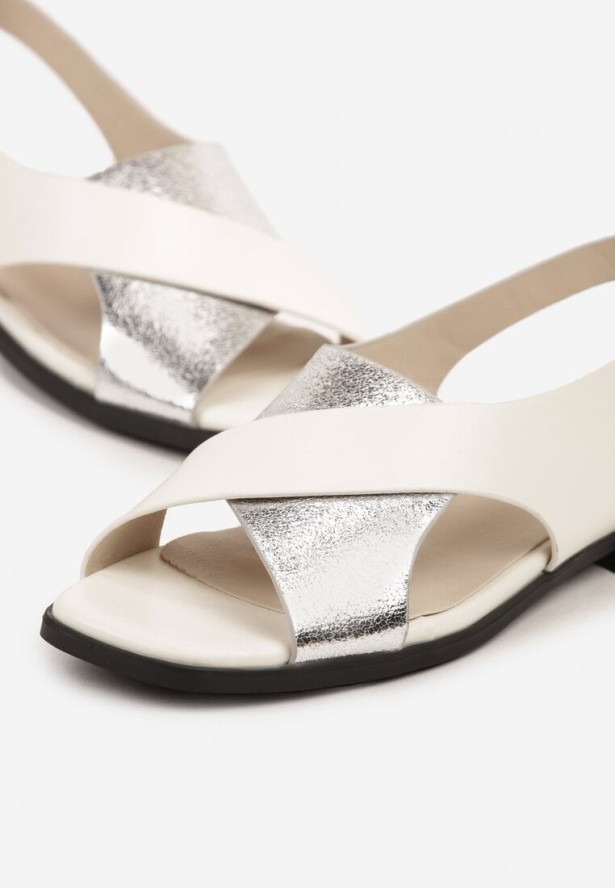 Biało-Srebrne Sandały Vices z Metalicznym Zdobieniem Tilinelle