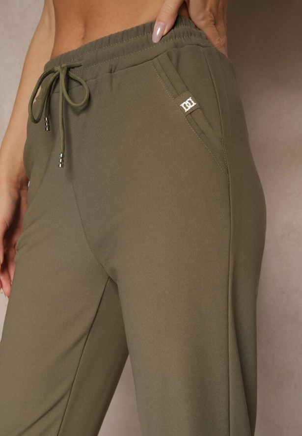 Ciemnozielone Spodnie o Szerokim Kroju z Metalicznymi Ozdobami i Wiązaniem Voressa