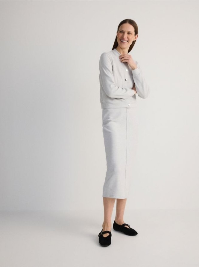 Dzianinowa spódnica midi - jasnoszary