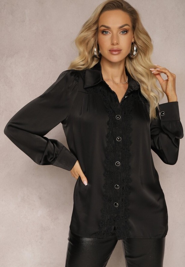 Czarna Koszula z Koronkowymi Wstawkami i Ozdobnymi Guzikami Herinna