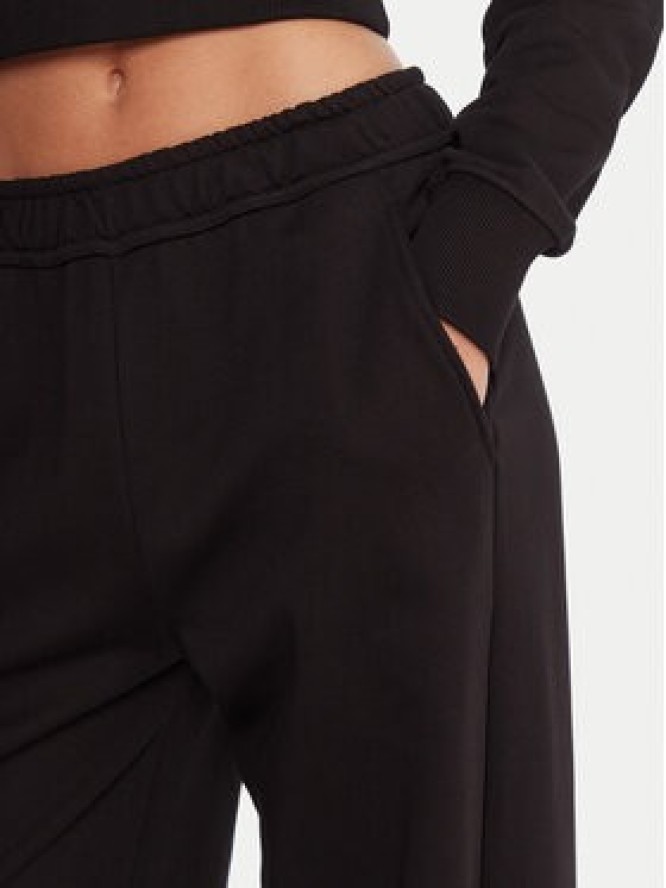 Versace Jeans Couture Spodnie dresowe 79HAAT05 CF01T Czarny Regular Fit