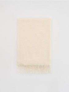 Gładki szal z frędzlami - złamana biel