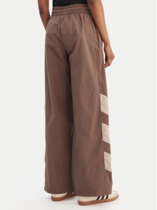 adidas Spodnie dresowe Blocked Washed KD8790 Brązowy Loose Fit