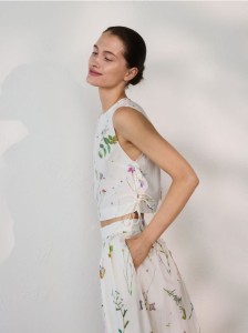 Bawełniany top w kwiaty - wielobarwny